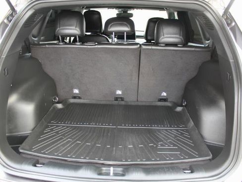 Used 2024 Jeep Compass Limited AWD/4WD image 13