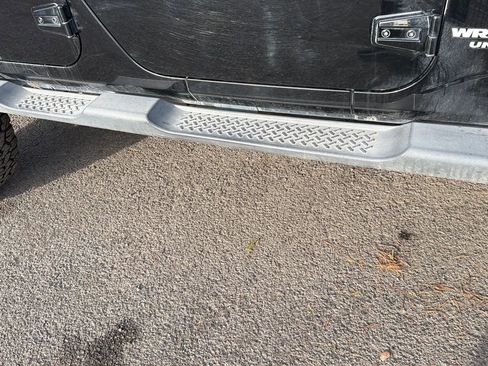 Used 2011 Jeep Wrangler Unlimited 70th Anniversary w/ Connectivity Group image 13