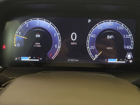 Used 2023 Jeep Grand Cherokee Laredo w/ Luxury Tech Group I AWD/4WD image 23