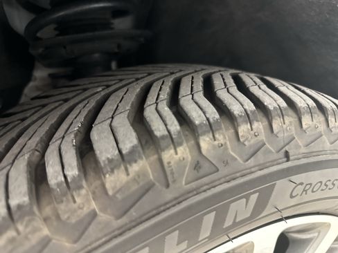 Used 2020 Ford Escape Titanium image 12