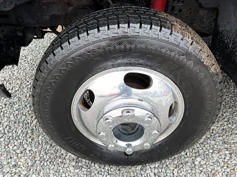 Used 2005 Ford F350 Lariat image 11