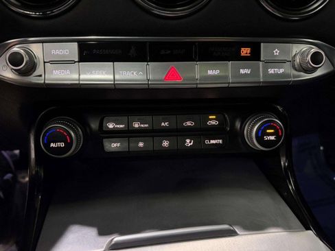 Used 2019 Kia Stinger GT1 image 33