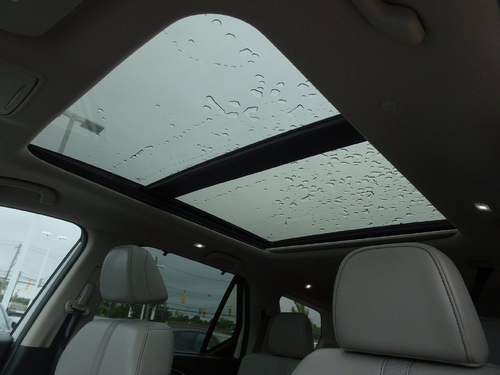 Used 2023 Honda Pilot Touring image 12