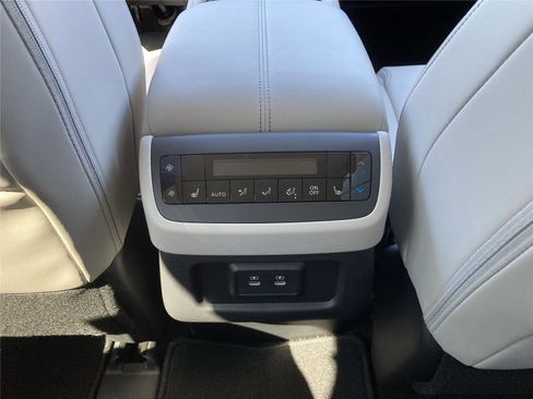 New 2026 Nissan Pathfinder SL w/ SL Premium Package image 28