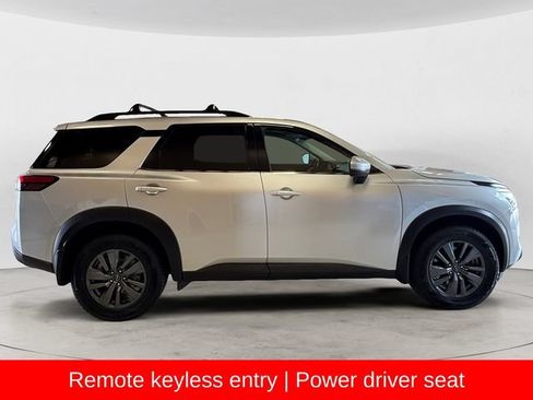 Used 2023 Nissan Pathfinder SV w/ SV Premium Package AWD/4WD image 7