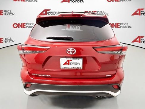 Used 2023 Toyota Highlander XSE FWD image 6