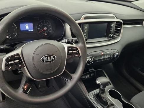 Used 2019 Kia Sorento FWD image 18