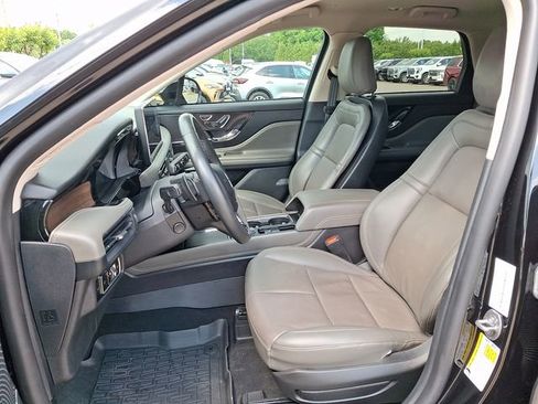 Used 2023 Lincoln Corsair Reserve w/ Equipment Group 201A FWD image 10