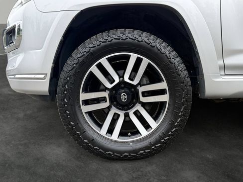 Used 2016 Toyota 4Runner Limited AWD/4WD image 5