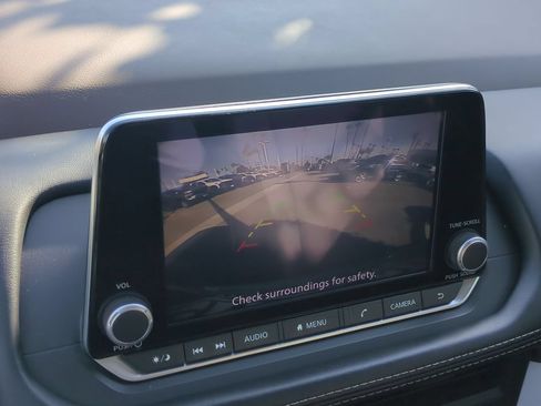 Used 2023 Nissan Rogue SV FWD image 14
