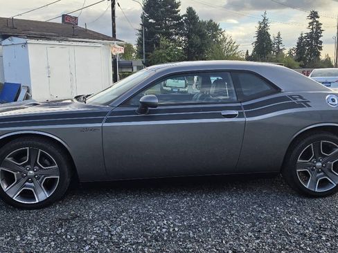 Used 2012 Dodge Challenger R/T RWD image 4
