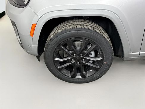 New 2026 Jeep Grand Cherokee Limited AWD/4WD image 26