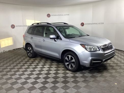 Used 2017 Subaru Forester 2.5i Limited image 3
