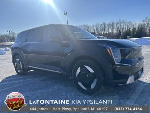 Certified 2024 Kia EV9 Light image 7
