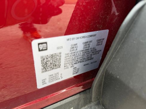 Used 2025 Chevrolet Trax LT image 27