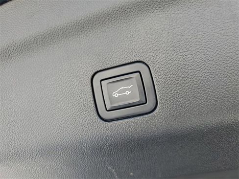 Used 2022 Chevrolet Tahoe High Country image 10