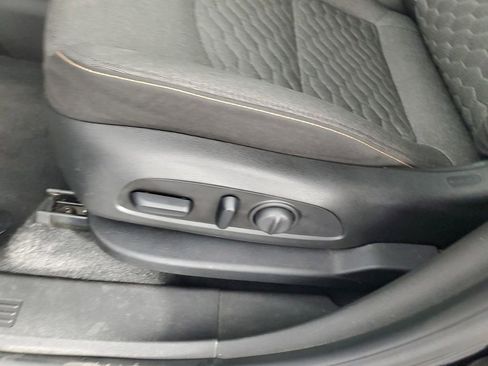 Used 2020 Chevrolet Equinox LT image 29