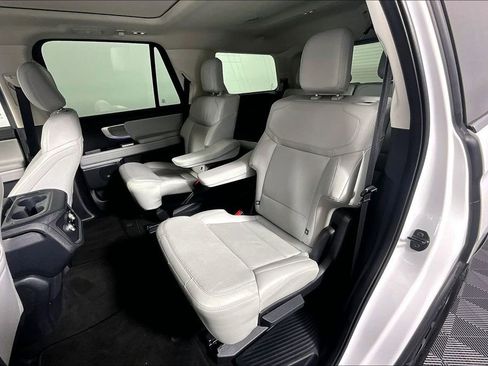 Used 2025 Ford Expedition Platinum AWD/4WD image 26