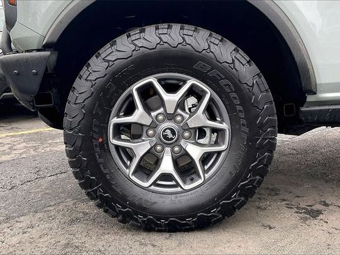 Certified 2024 Ford Bronco Badlands image 8
