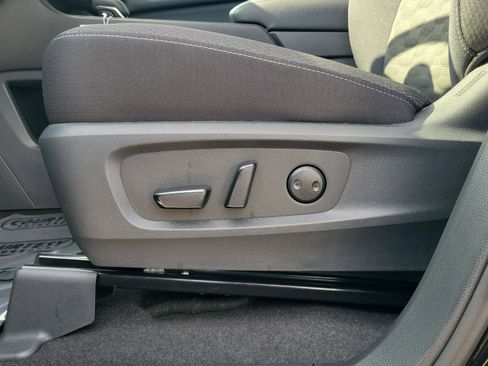 New 2025 Nissan Pathfinder SV image 21