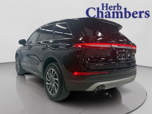 Used 2022 Lincoln Corsair AWD w/ Equipment Group 101A image 3