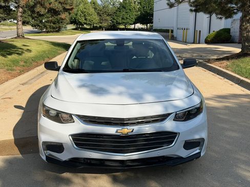 Used 2016 Chevrolet Malibu LS FWD image 2
