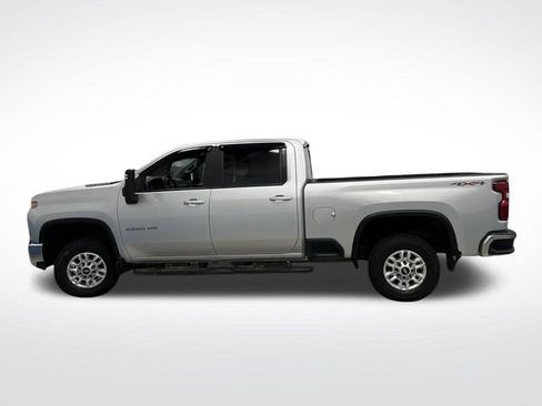 Used 2022 Chevrolet Silverado 2500 LT w/ Convenience Package image 11