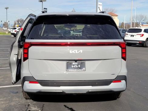 New 2026 Kia Carnival EX image 6