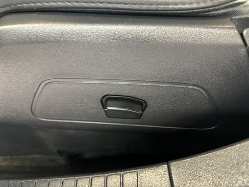 Used 2017 Jeep Patriot High Altitude FWD image 21
