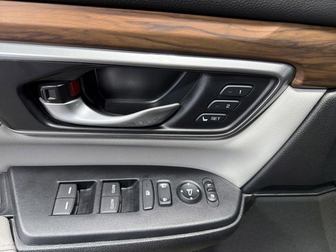 Used 2022 Honda CR-V Touring image 19