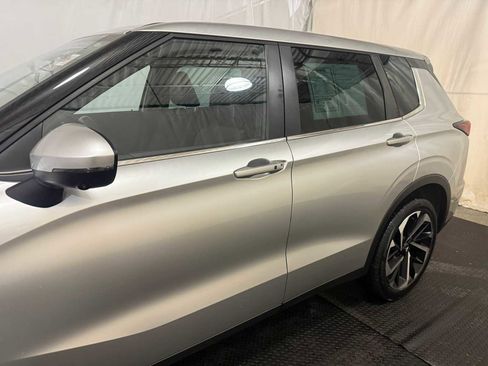 Used 2023 Mitsubishi Outlander SE image 7