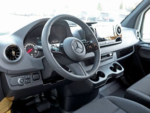 Used 2026 Mercedes-Benz Sprinter 2500 image 11
