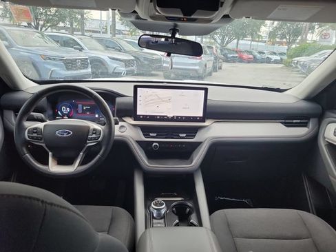 Used 2025 Ford Explorer Active RWD image 8