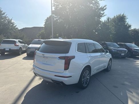 Used 2020 Cadillac XT6 Premium Luxury FWD image 5
