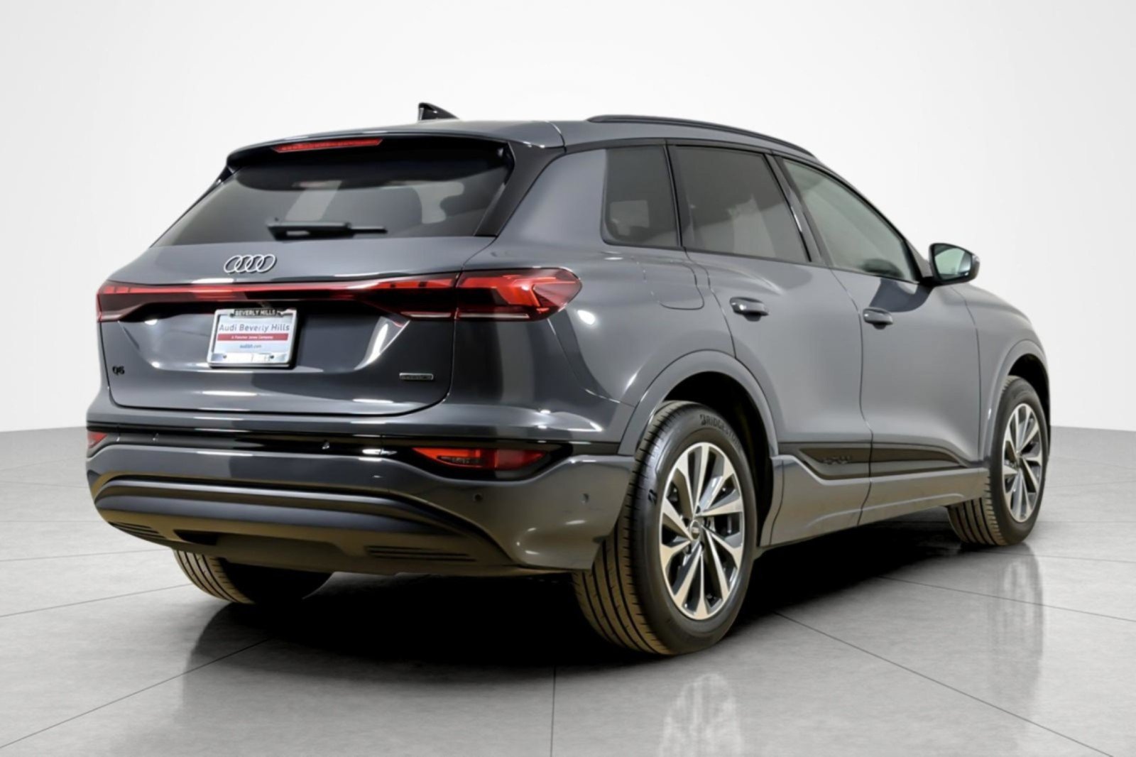 Used 2025 Audi Q6 e-tron Premium w/ Convenience Package AWD/4WD image 5