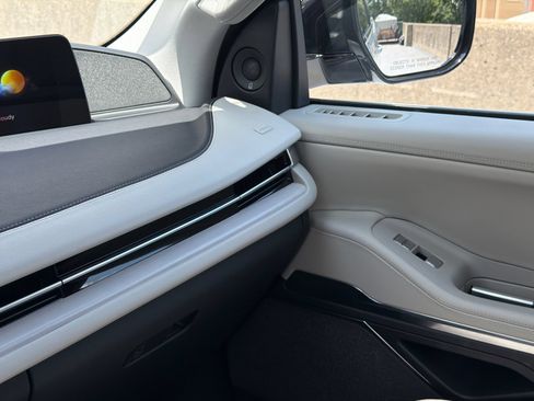 New 2026 Lincoln Navigator Reserve AWD/4WD image 36