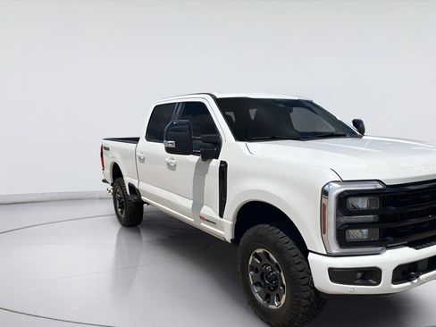 Used 2024 Ford F250 Lariat w/ Lariat Ultimate Package AWD/4WD image 2