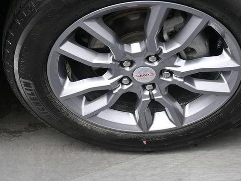 Used 2024 GMC Terrain SLT w/ Infotainment Package II AWD/4WD image 31