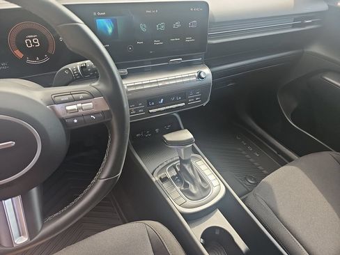 Certified 2025 Hyundai Kona SEL FWD image 21