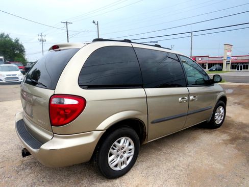 Used 2003 Dodge Caravan Sport image 5