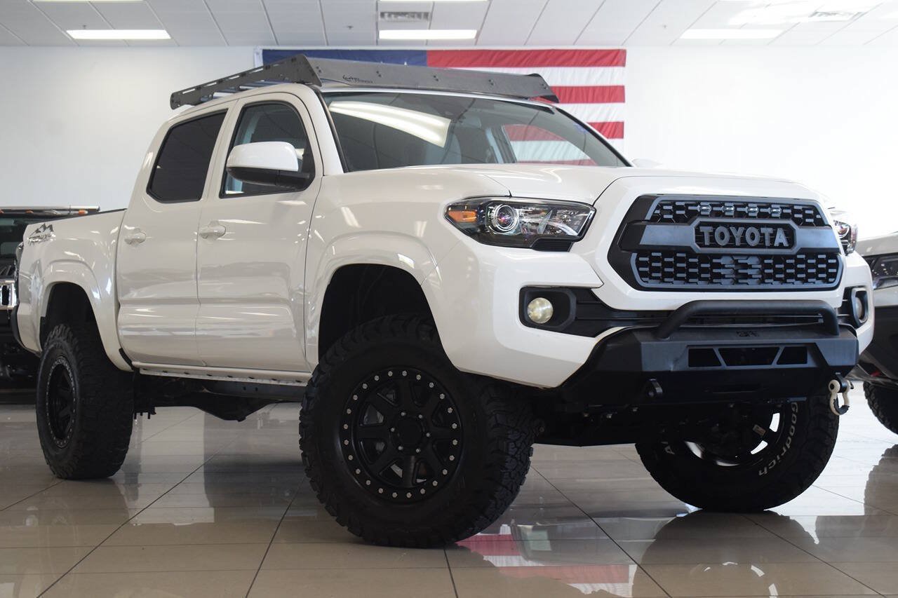 Used 2021 Toyota Tacoma SR AWD/4WD image 1