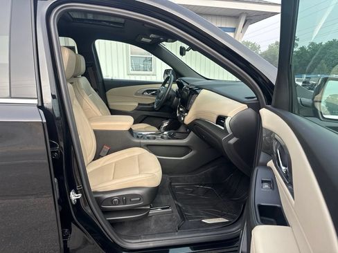 Used 2023 Chevrolet Traverse LT w/ LT Premium Package AWD/4WD image 26