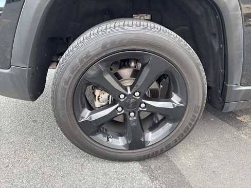 Certified 2023 Jeep Grand Cherokee Altitude image 6