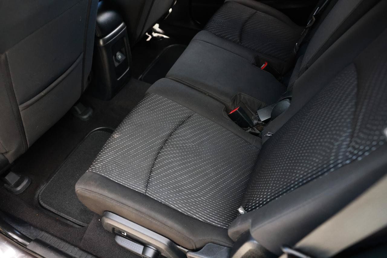 Used 2018 Dodge Journey SE w/ Connectivity Group FWD image 10