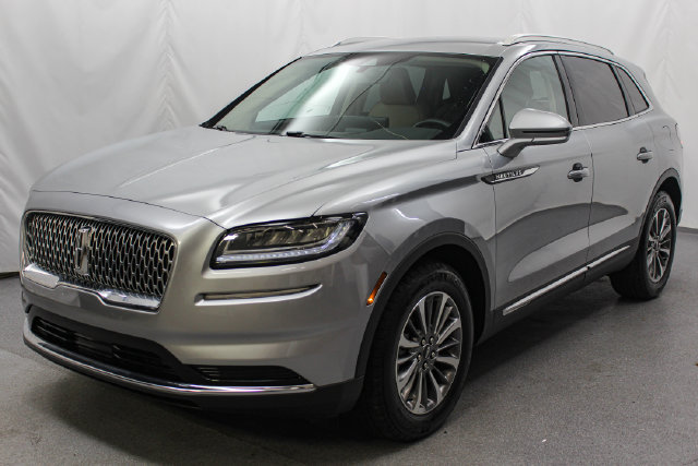 Used 2023 Lincoln Nautilus AWD w/ Premium Package image 5