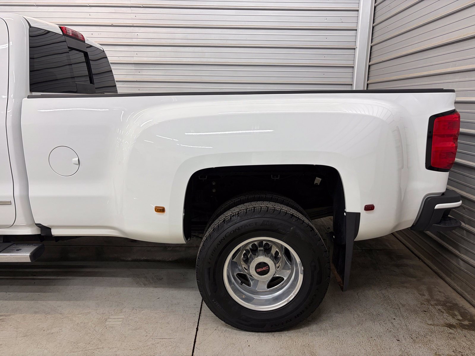 Used 2016 GMC Sierra 3500 Denali w/ Duramax Plus Package AWD/4WD image 5