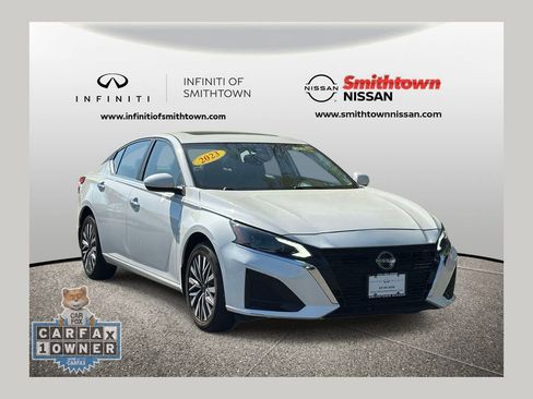Used 2023 Nissan Altima 2.5 SV w/ SV Premium Package AWD/4WD image 1