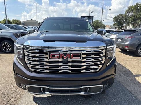 Used 2023 GMC Sierra 1500 Denali w/ Denali Reserve Package AWD/4WD image 2