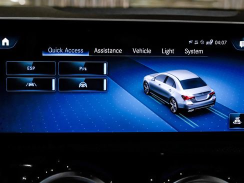 Used 2019 Mercedes-Benz A 220 w/ Driver Assistance Package image 38