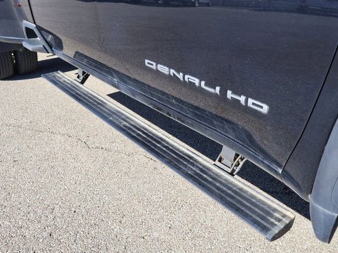 Certified 2022 GMC Sierra 3500 Denali image 11